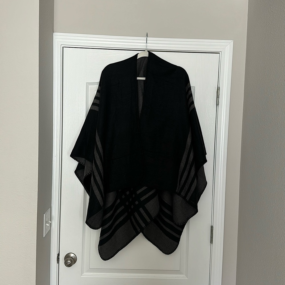 BB Dakota Reversible Poncho